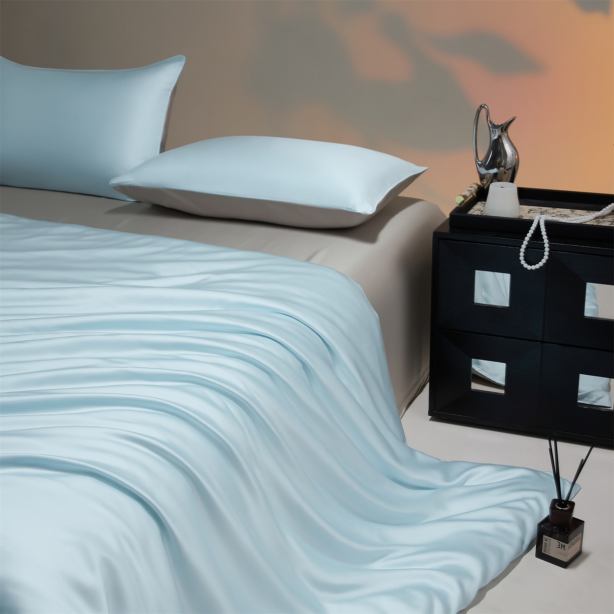 91家纺网 家纺一手货源 找家纺 DC 2026新款天丝纯色双拼四件套--多娜系列 淡海蓝+冰川灰