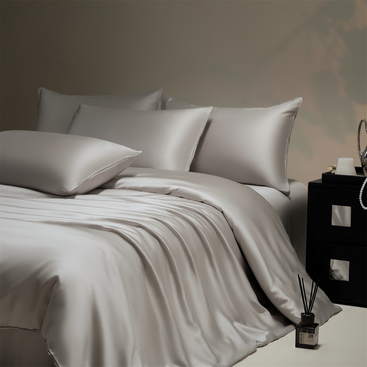 91家纺网 家纺一手货源 找家纺 DC 2026新款天丝纯色双拼四件套--多娜系列 椰子灰