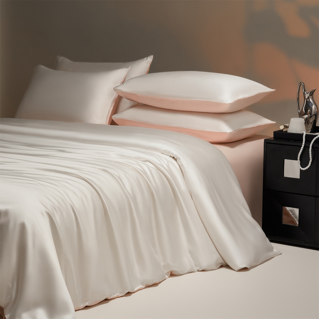 91家纺网 家纺一手货源 找家纺 DC 2026新款天丝纯色双拼四件套--多娜系列 元气白桃+半熟蜜桃