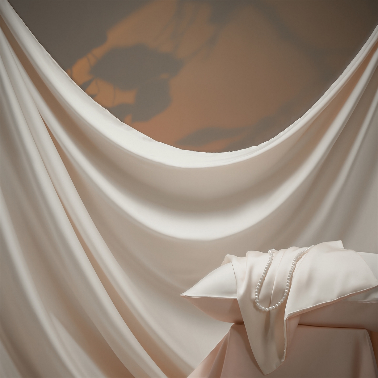 91家纺网 家纺一手货源 找家纺 DC 2026新款天丝纯色双拼四件套--多娜系列 元气白桃+半熟蜜桃