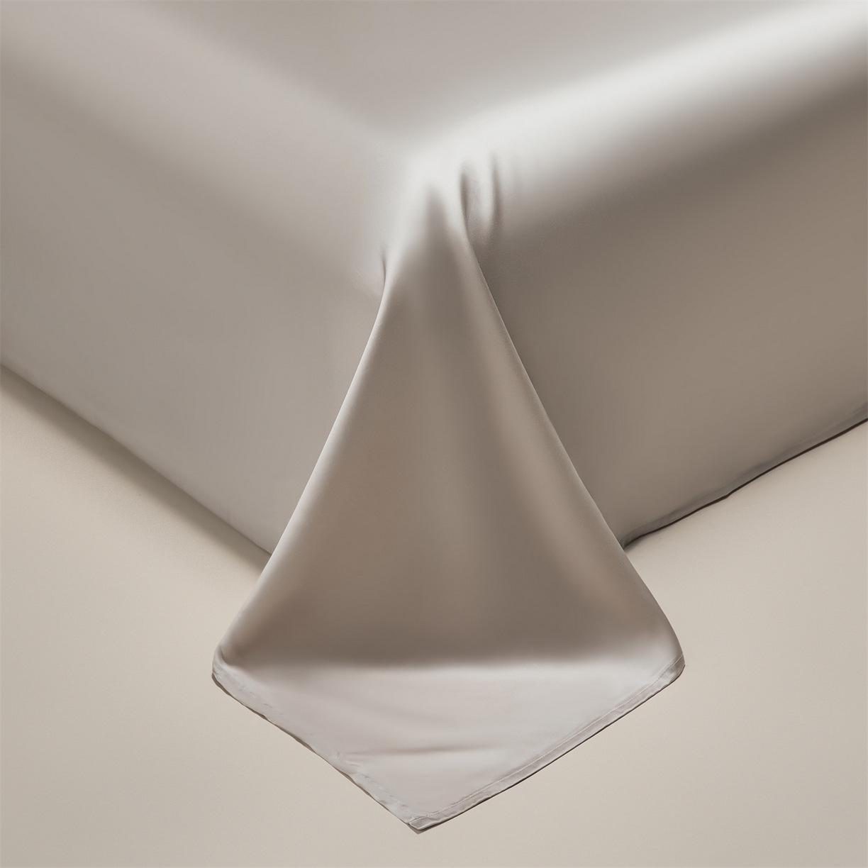 91家纺网 家纺一手货源 找家纺 DC 2026新款天丝纯色双拼四件套--多娜系列 子粉+椰子灰