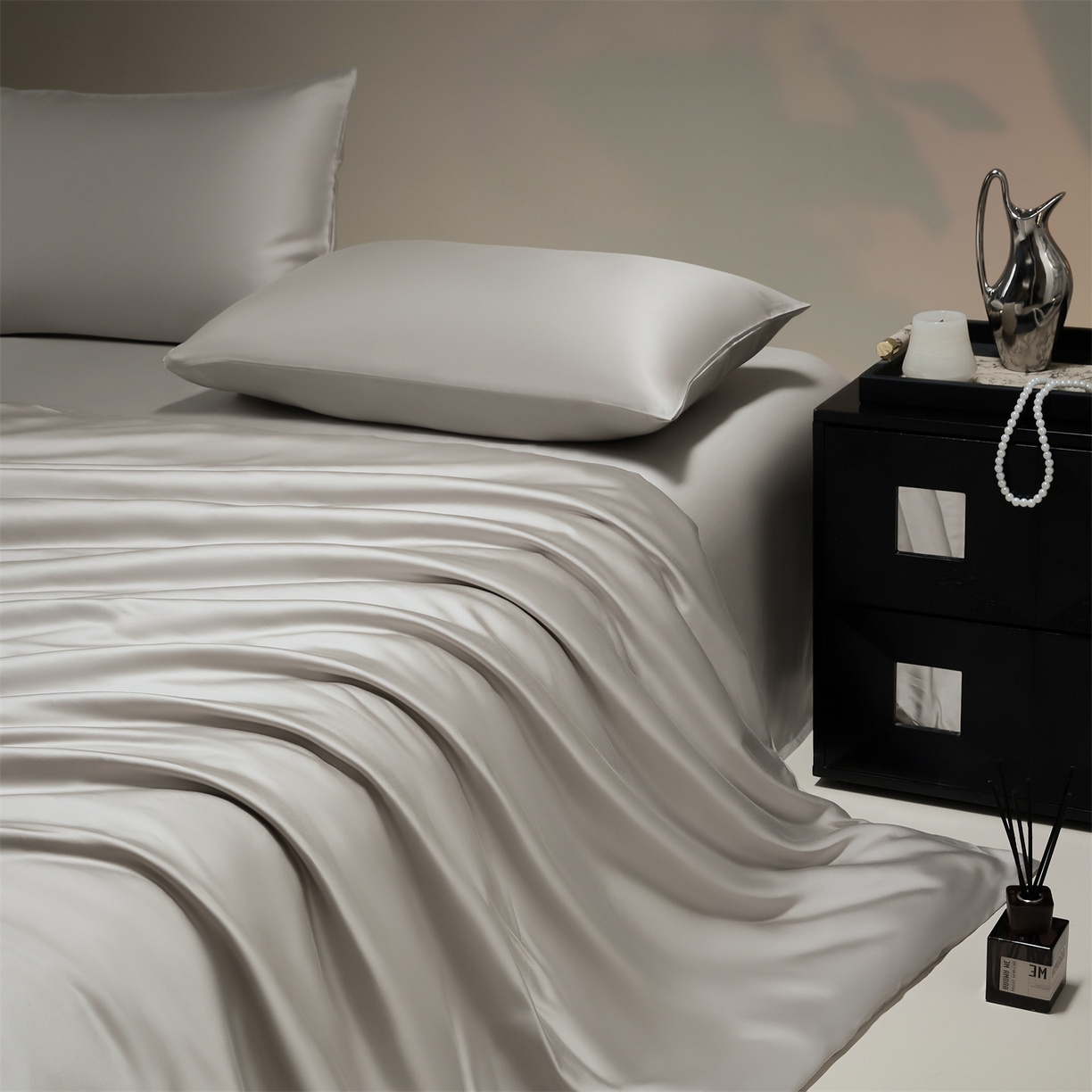 91家纺网 家纺一手货源 找家纺 DC 2026新款天丝纯色双拼四件套--多娜系列 椰子灰