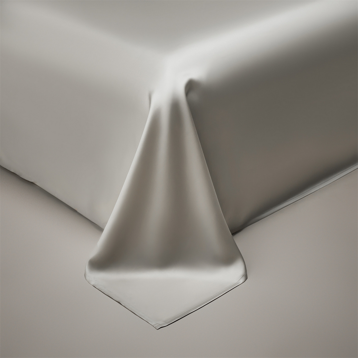 91家纺网 家纺一手货源 找家纺 DC 2026新款天丝纯色双拼四件套--多娜系列 浅茶+冰川灰