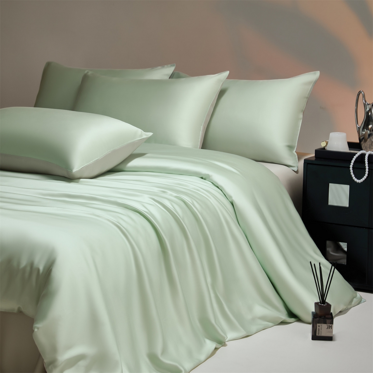 91家纺网 家纺一手货源 找家纺 DC 2026新款天丝纯色双拼四件套--多娜系列 亚丁绿+冰川灰