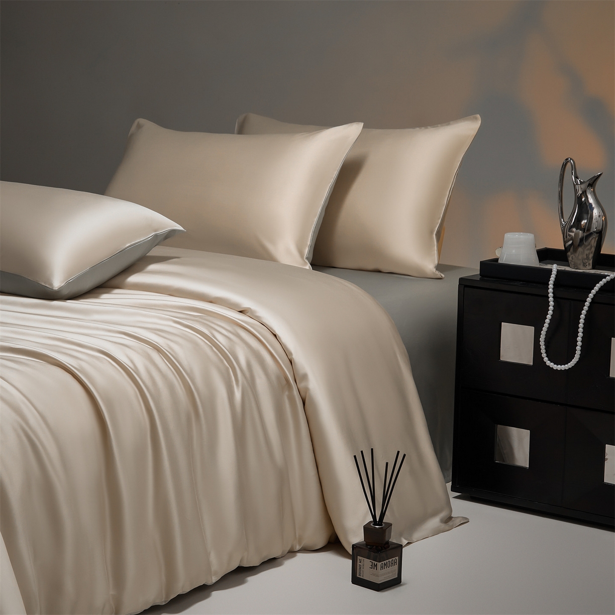 91家纺网 家纺一手货源 找家纺 DC 2026新款天丝纯色双拼四件套--多娜系列 浅茶+冰川灰