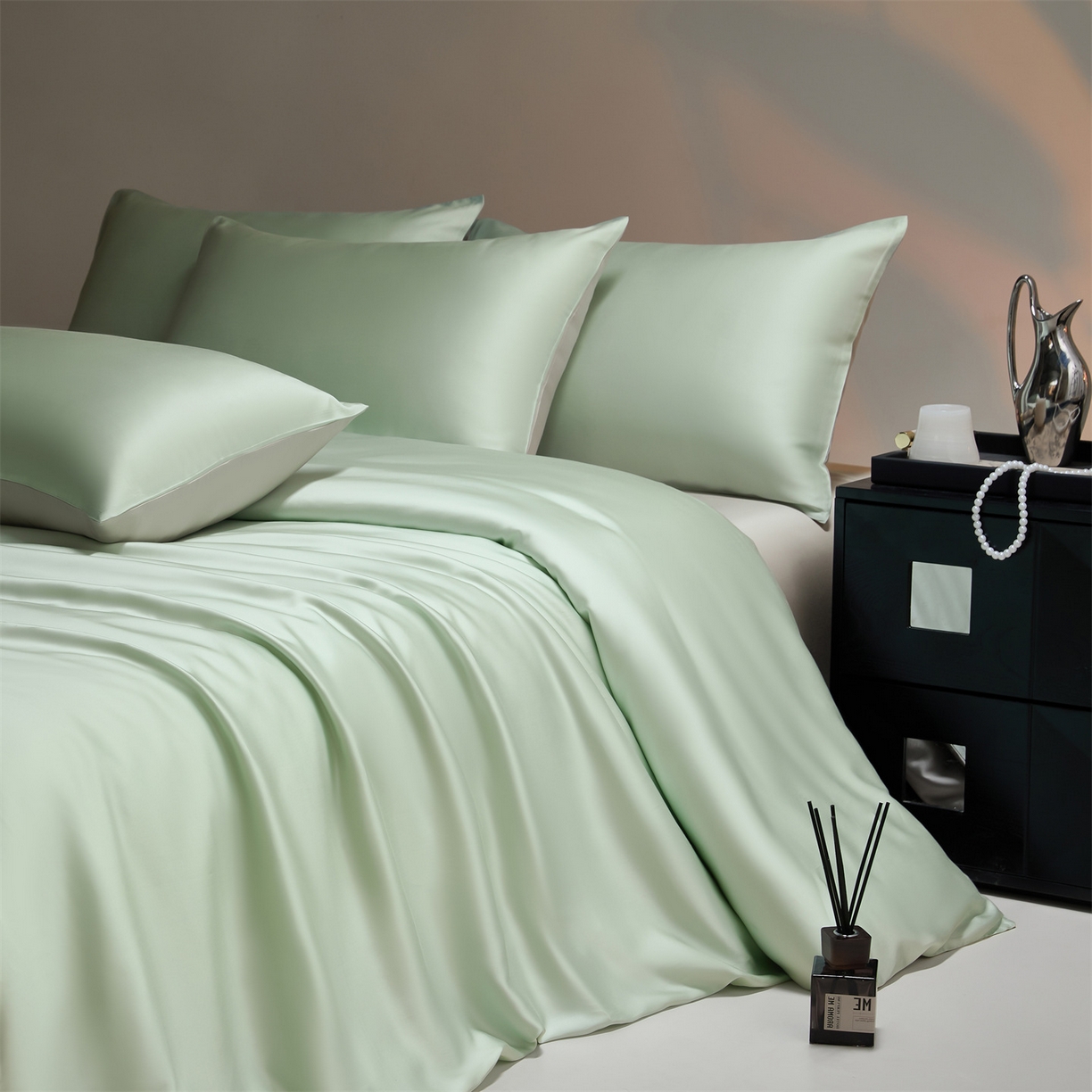 91家纺网 家纺一手货源 找家纺 DC 2026新款天丝纯色双拼四件套--多娜系列 亚丁绿+冰川灰