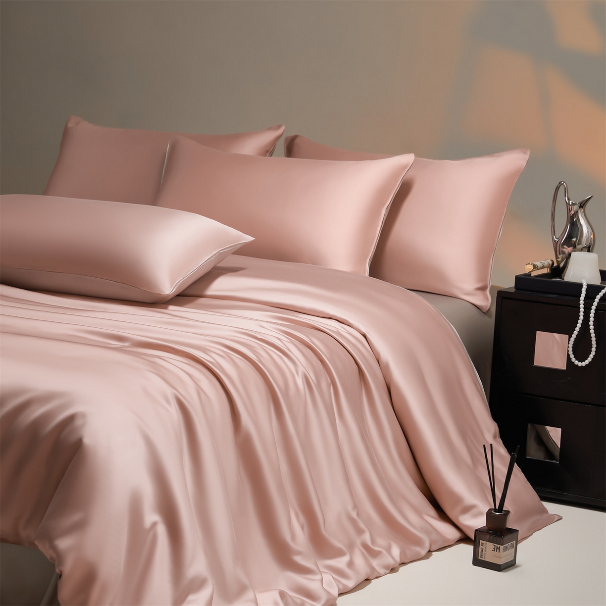 91家纺网 家纺一手货源 找家纺 DC 2026新款天丝纯色双拼四件套--多娜系列 子粉+椰子灰