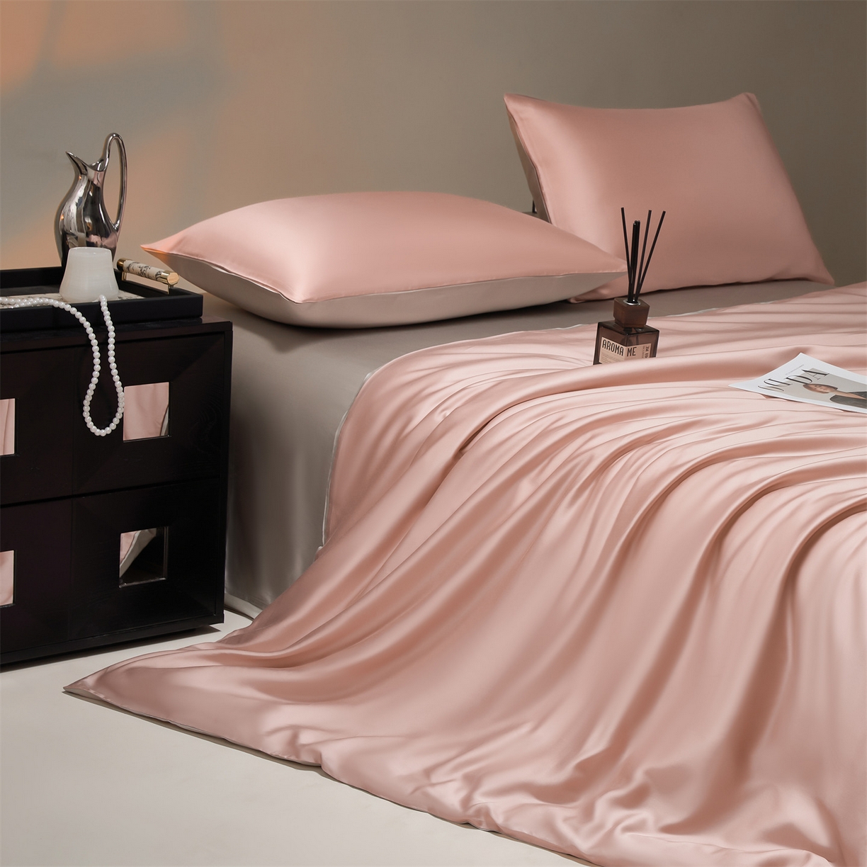 91家纺网 家纺一手货源 找家纺 DC 2026新款天丝纯色双拼四件套--多娜系列 子粉+椰子灰