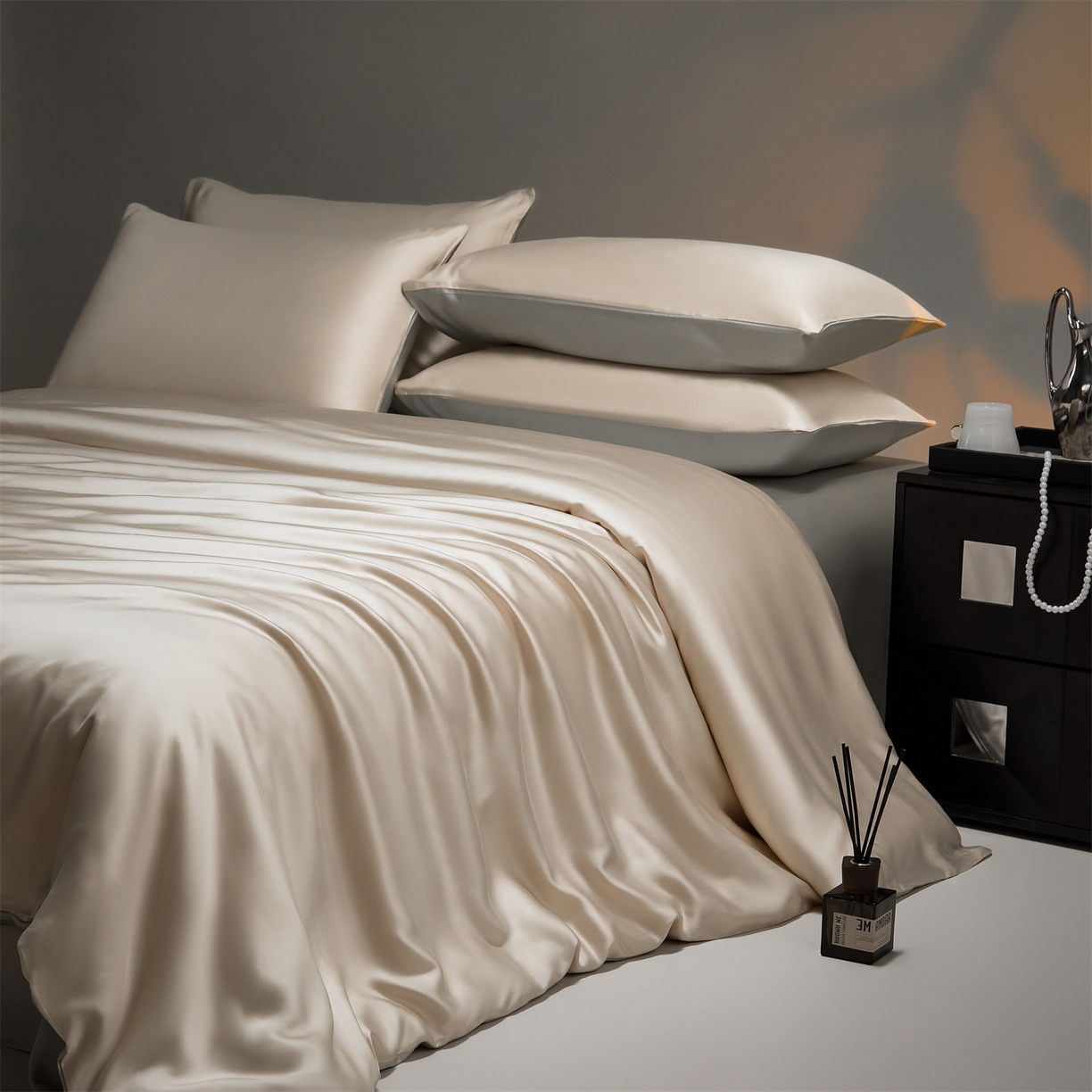 91家纺网 家纺一手货源 找家纺 DC 2026新款天丝纯色双拼四件套--多娜系列 浅茶+冰川灰