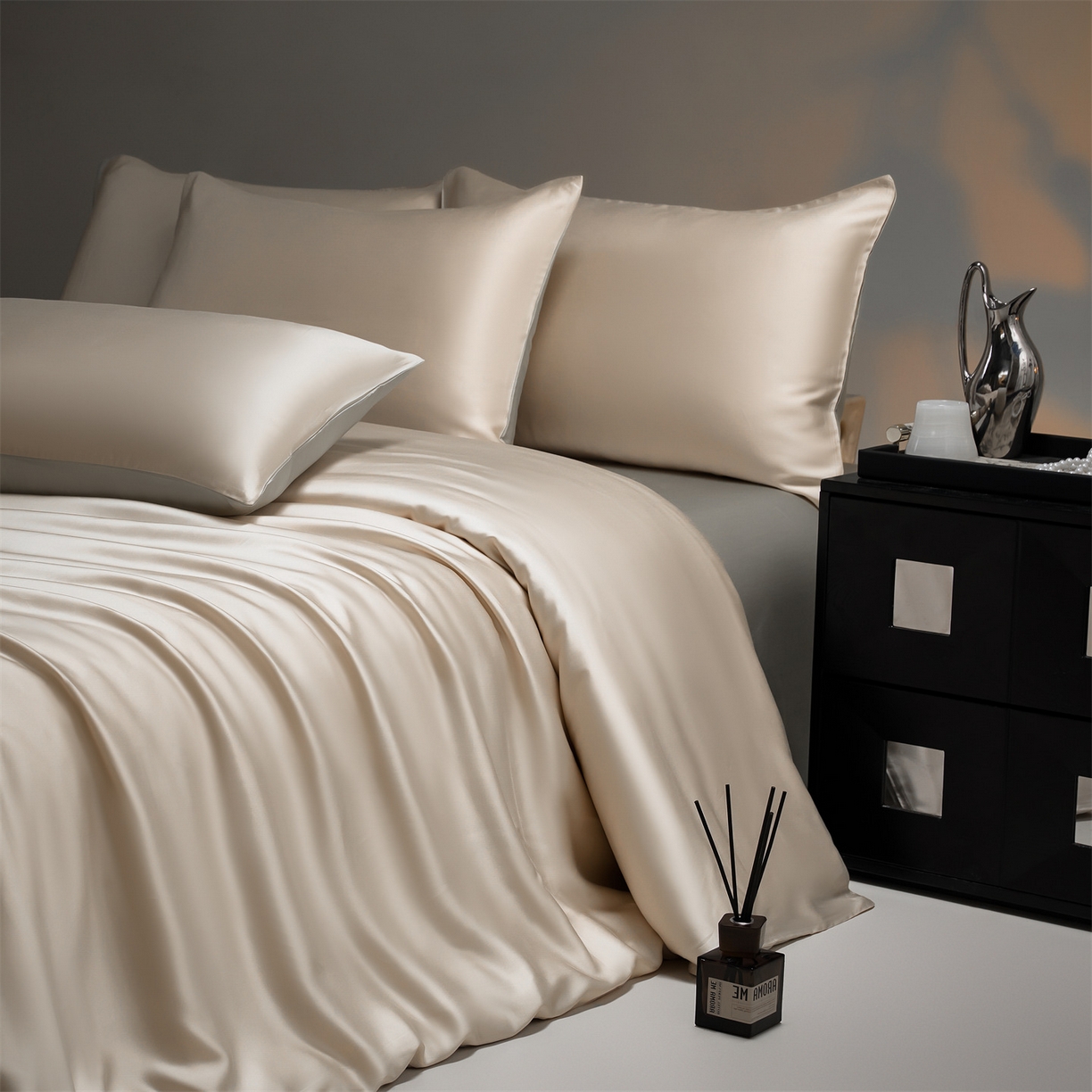 91家纺网 家纺一手货源 找家纺 DC 2026新款天丝纯色双拼四件套--多娜系列 浅茶+冰川灰