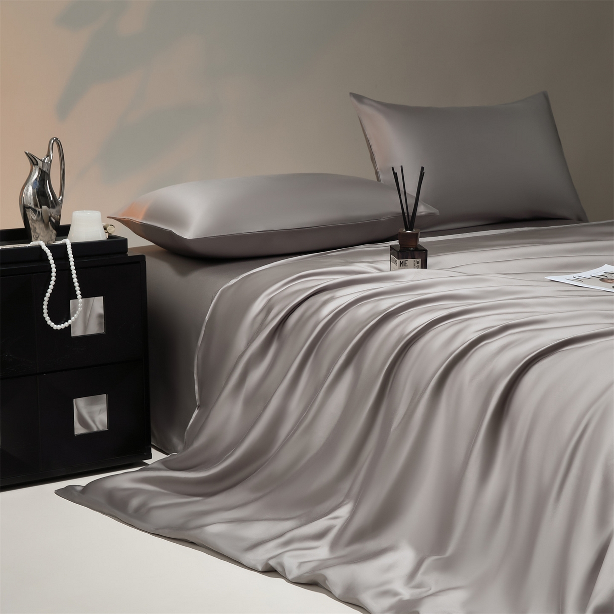 91家纺网 家纺一手货源 找家纺 DC 2026新款天丝纯色双拼四件套--多娜系列 经典灰