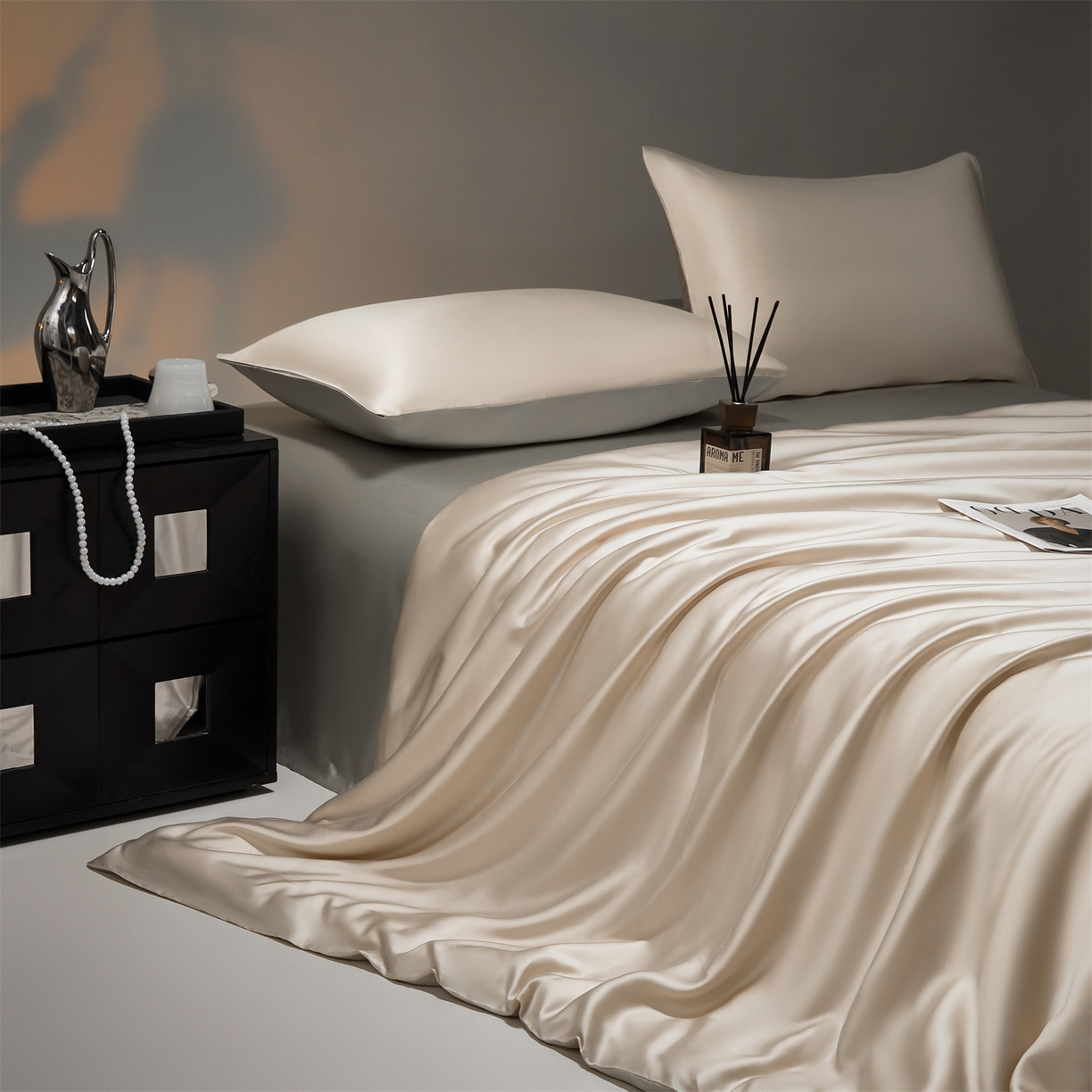 91家纺网 家纺一手货源 找家纺 DC 2026新款天丝纯色双拼四件套--多娜系列 浅茶+冰川灰