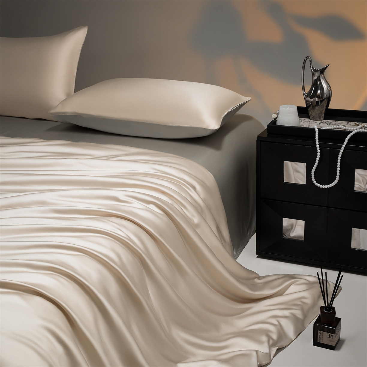 91家纺网 家纺一手货源 找家纺 DC 2026新款天丝纯色双拼四件套--多娜系列 浅茶+冰川灰