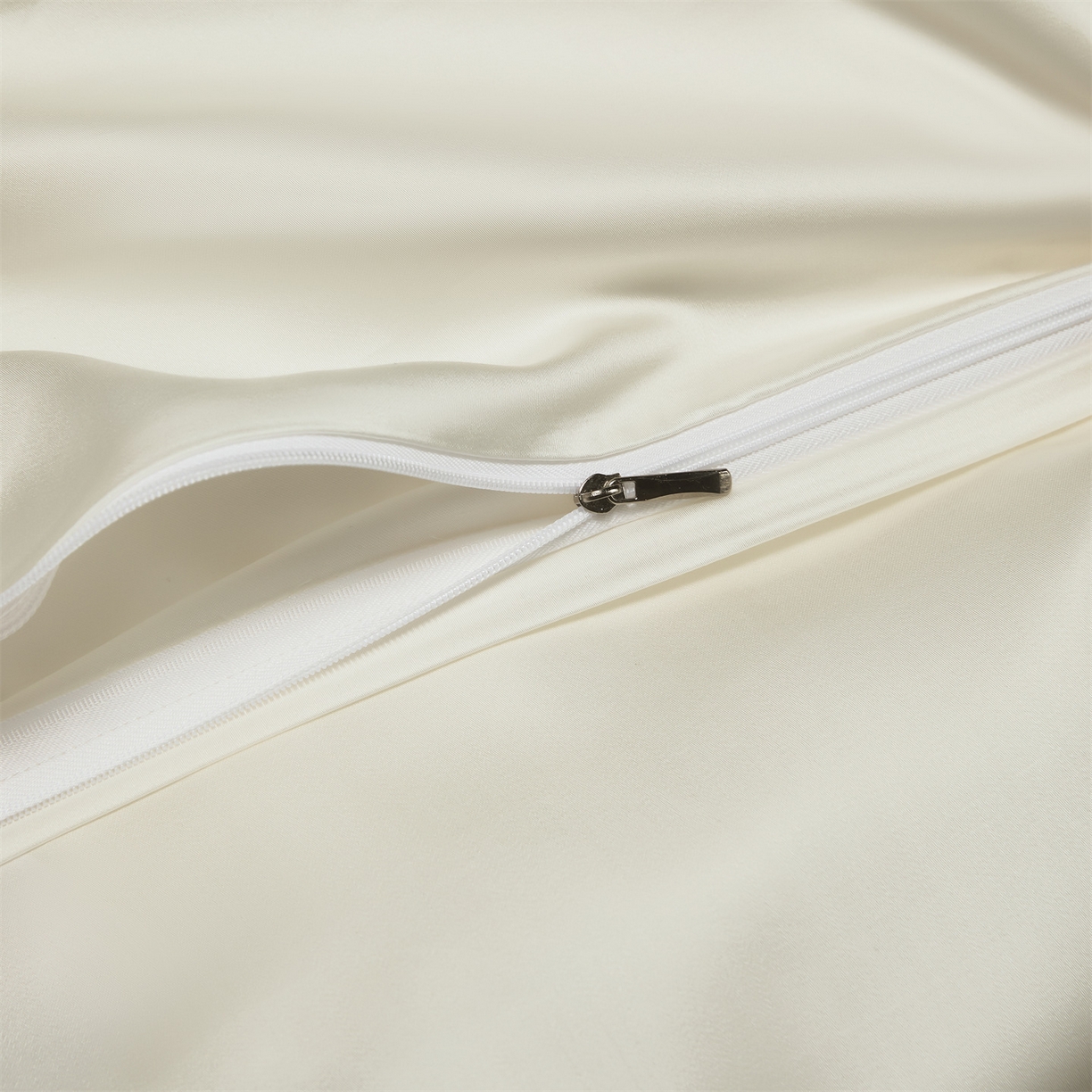 91家纺网 家纺一手货源 找家纺 DC 2026新款天丝纯色双拼四件套--多娜系列 古董白