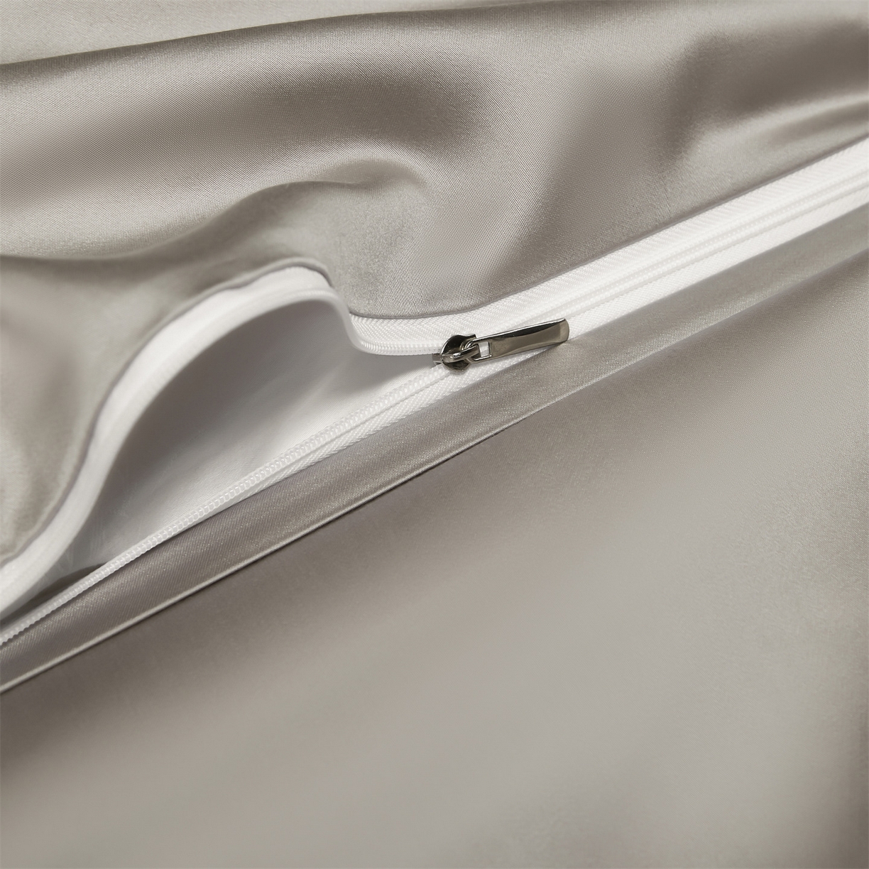 91家纺网 家纺一手货源 找家纺 DC 2026新款天丝纯色双拼四件套--多娜系列 椰子灰