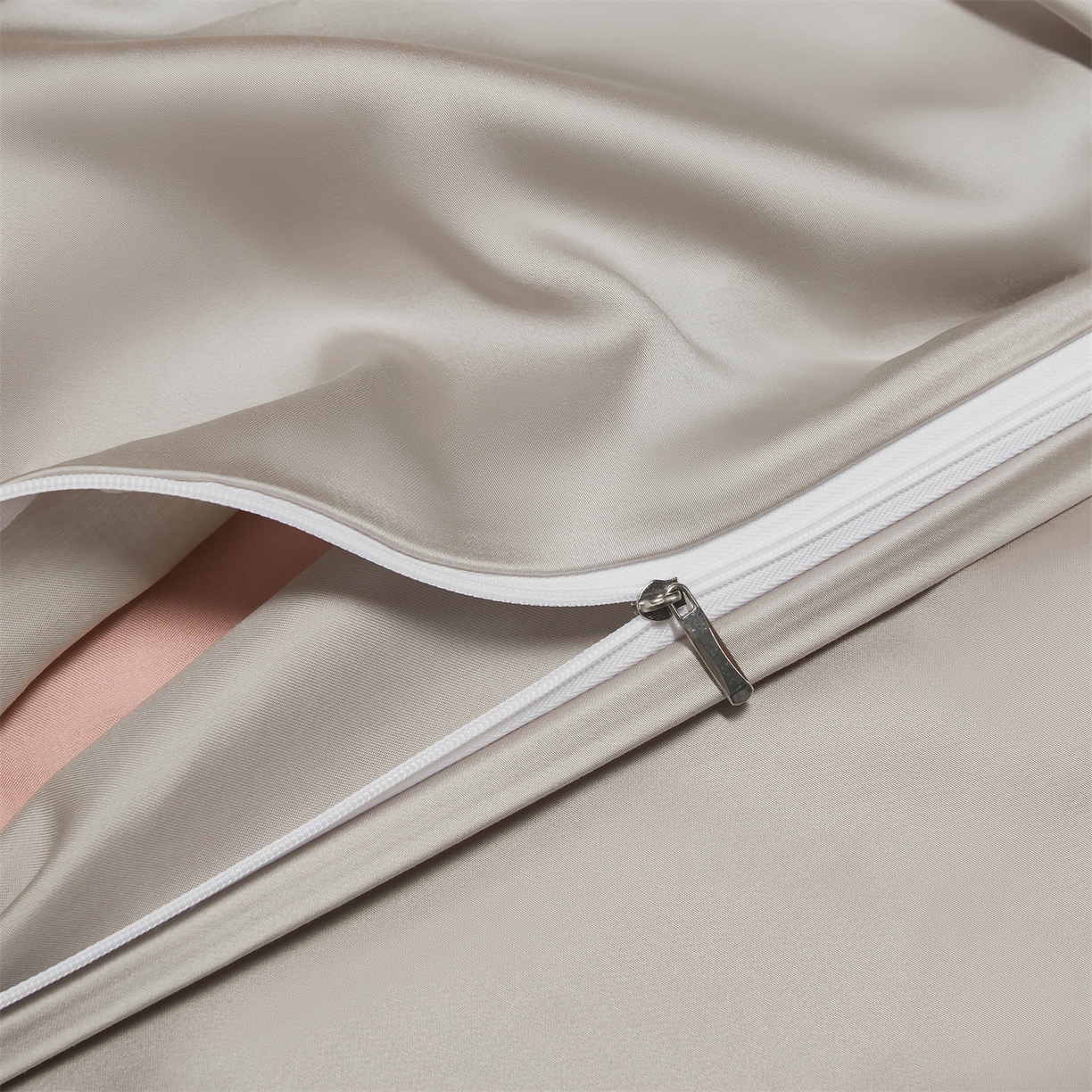 91家纺网 家纺一手货源 找家纺 DC 2026新款天丝纯色双拼四件套--多娜系列 子粉+椰子灰