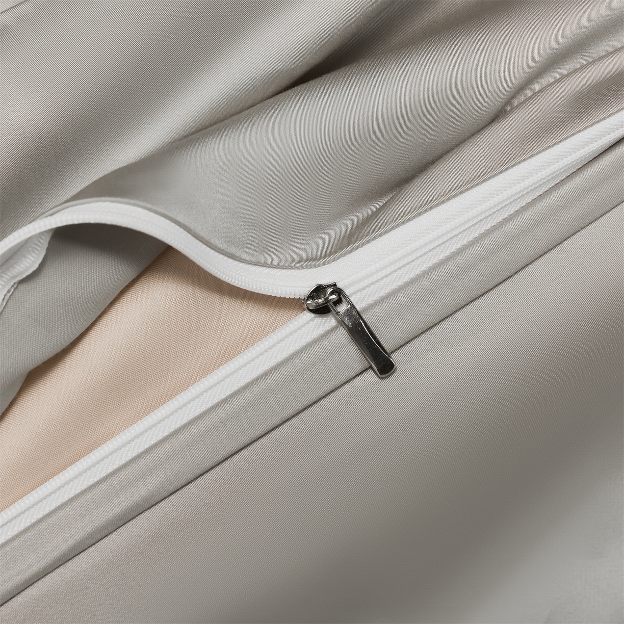 91家纺网 家纺一手货源 找家纺 DC 2026新款天丝纯色双拼四件套--多娜系列 浅茶+冰川灰