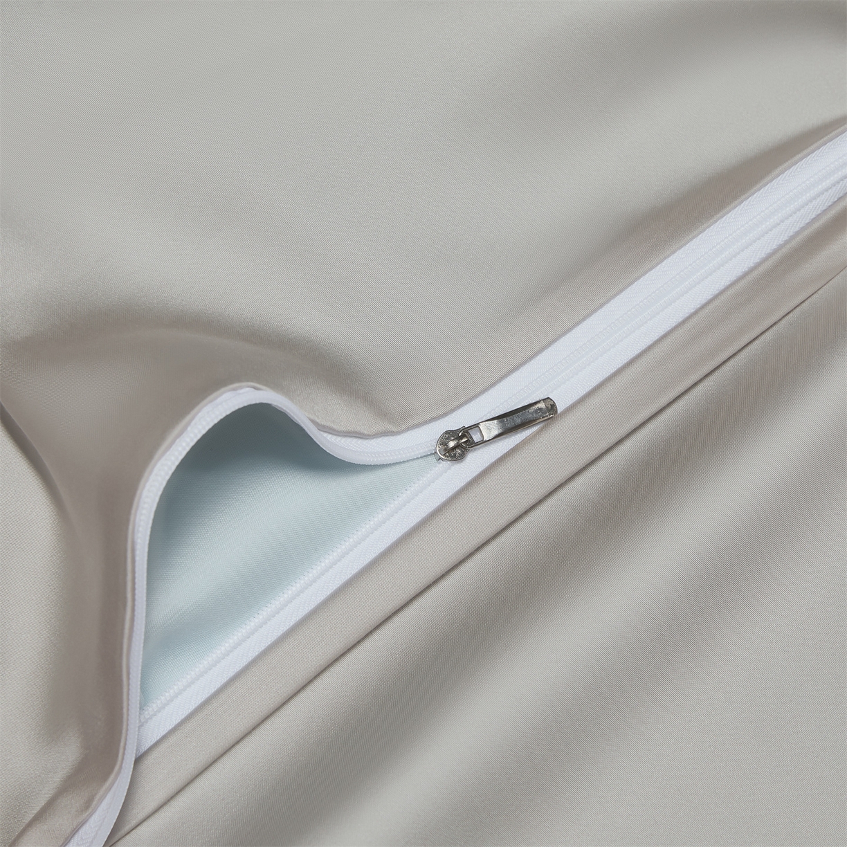 91家纺网 家纺一手货源 找家纺 DC 2026新款天丝纯色双拼四件套--多娜系列 淡海蓝+冰川灰