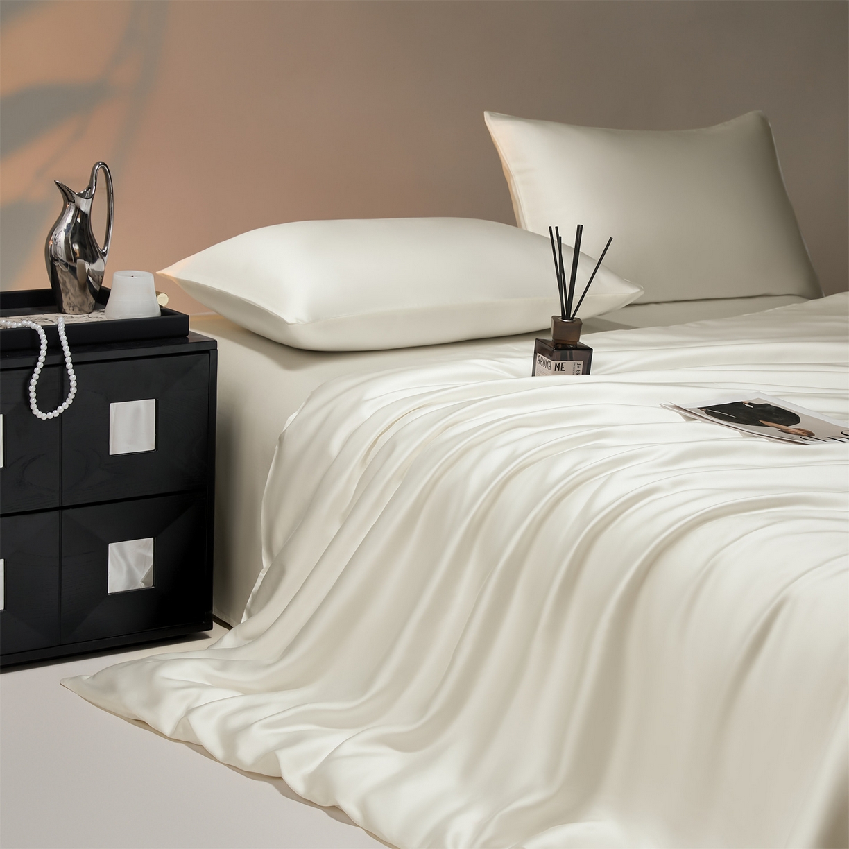 91家纺网 家纺一手货源 找家纺 DC 2026新款天丝纯色双拼四件套--多娜系列 古董白