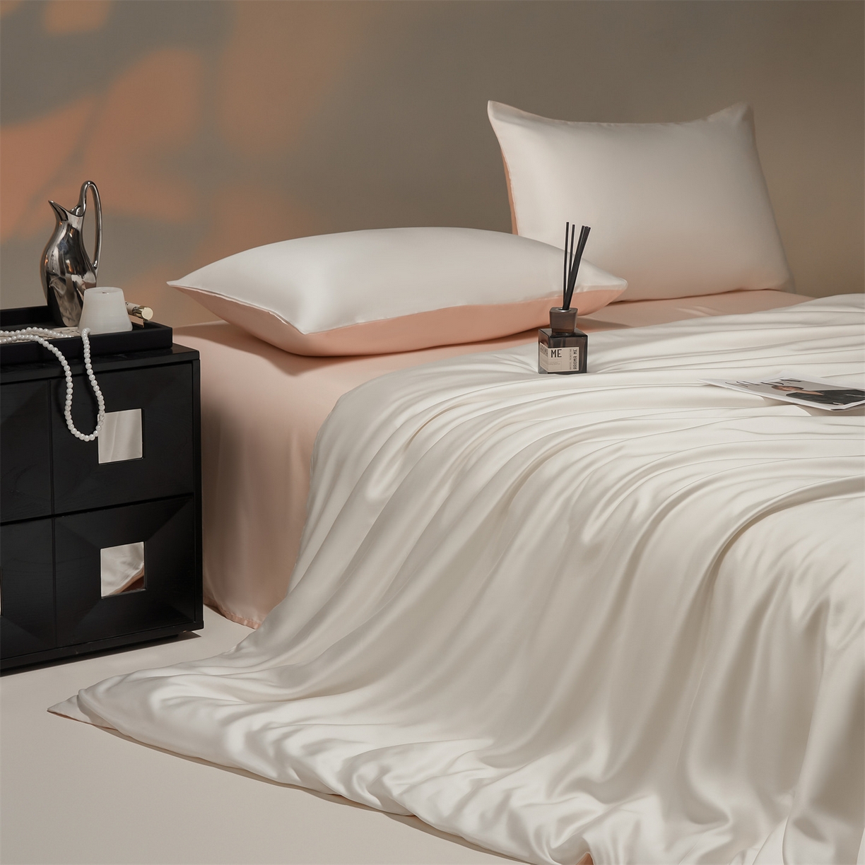 91家纺网 家纺一手货源 找家纺 DC 2026新款天丝纯色双拼四件套--多娜系列 元气白桃+半熟蜜桃