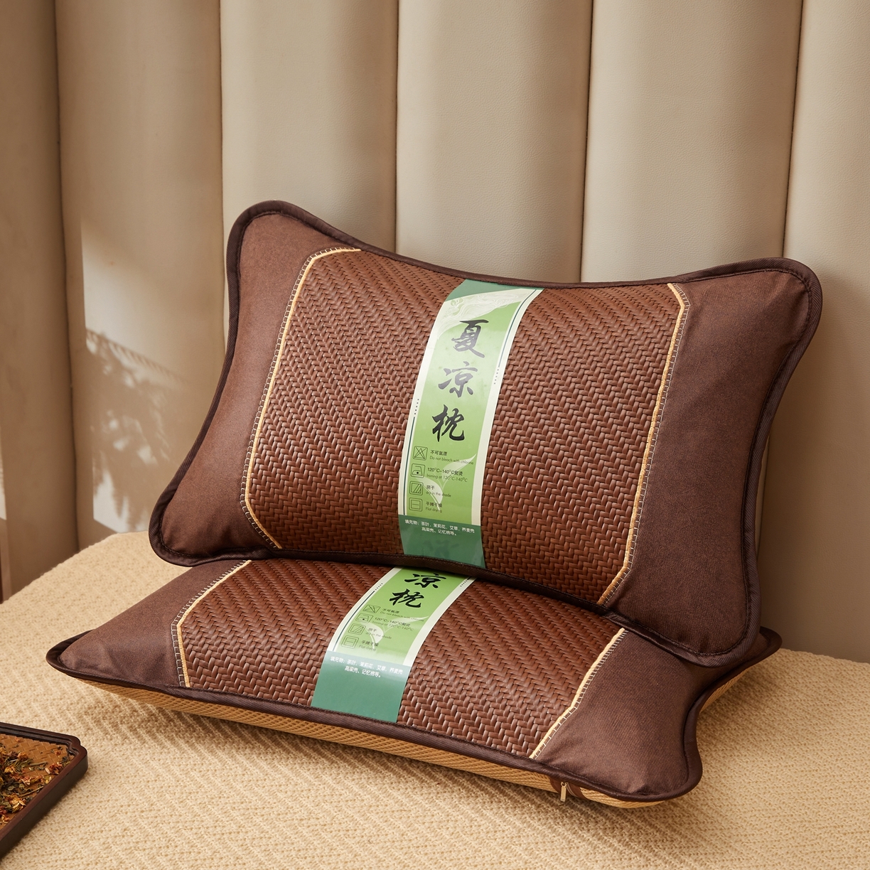 91家纺网 家纺一手货源 找家纺 小桃姐家纺 2026新款夏凉枕清凉藤席凉席花草枕头枕芯藤面竹席枕头-系列一 A1深棕弧形夏凉枕