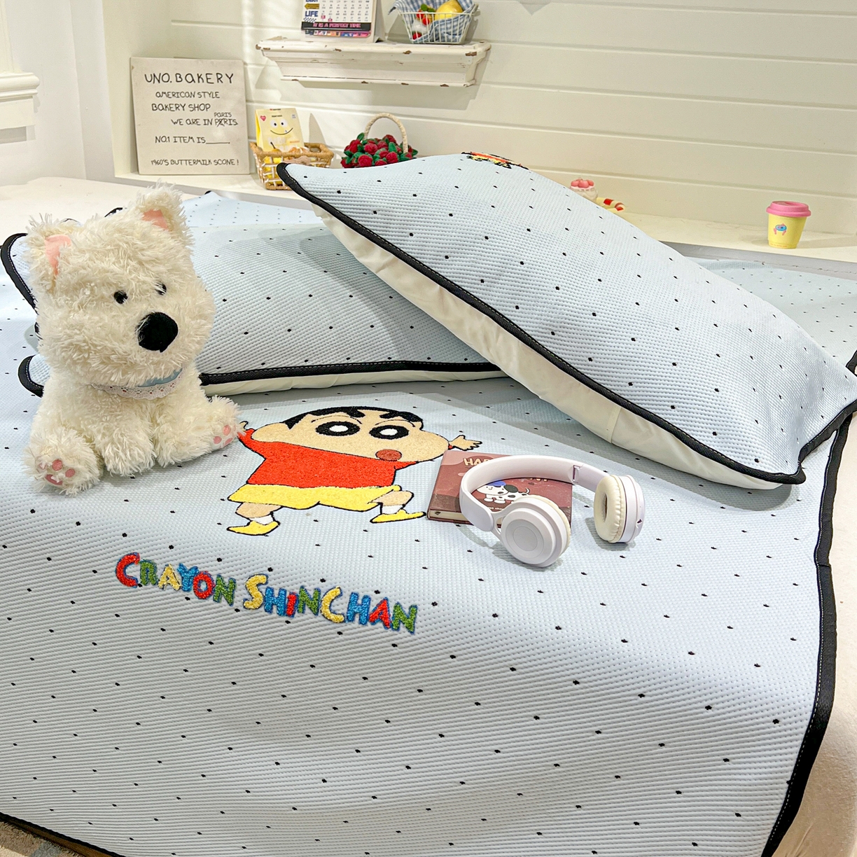 91家纺网 家纺一手货源 找家纺 （总）桃子家居 2026新款A类PE凉感卡通蜡笔小新毛巾绣高端工艺空调软席凉席三件套系列