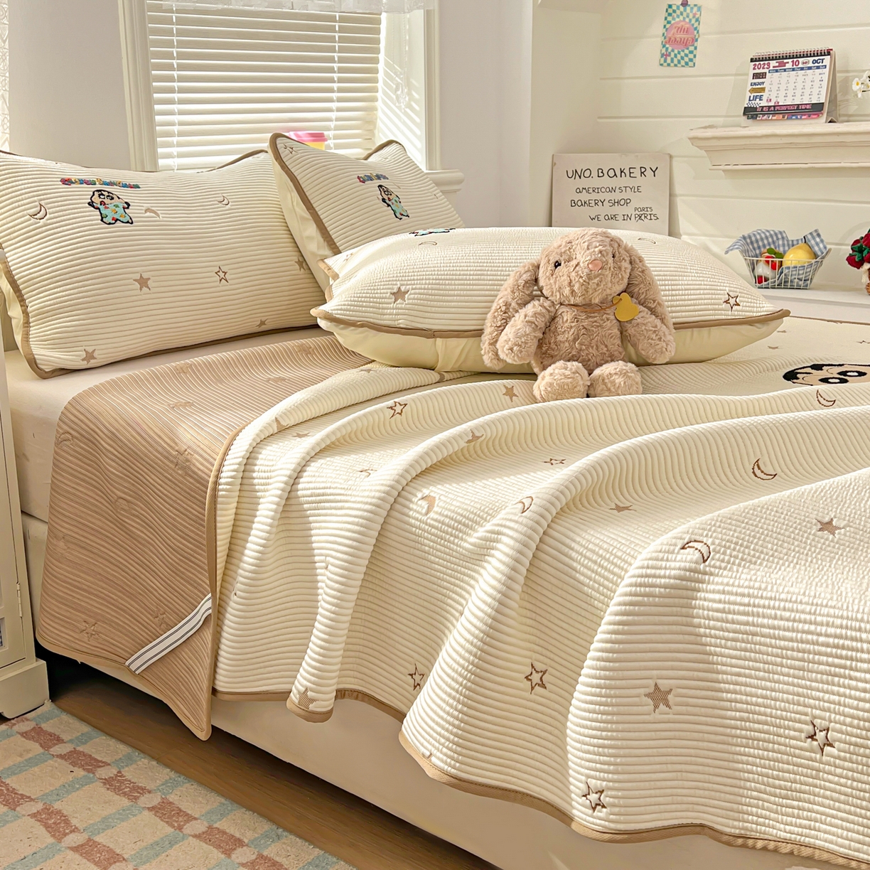 91家纺网 家纺一手货源 找家纺 桃子家居 2026新款A类PE凉感卡通蜡笔小新毛巾绣高端工艺空调软席凉席三件套系列 PE蜡笔小新-伙伴小新