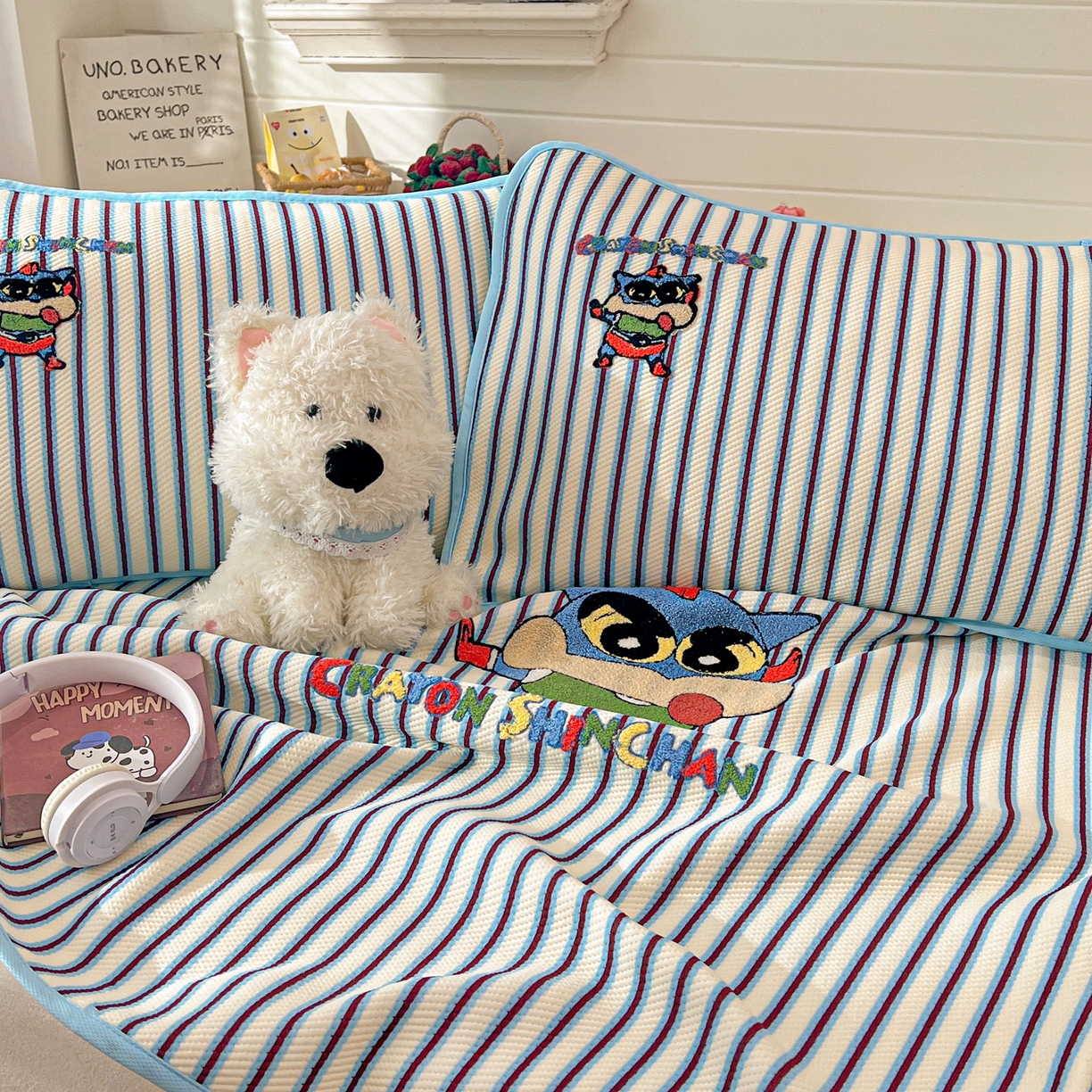 91家纺网 家纺一手货源 找家纺 桃子家居 2026新款A类PE凉感卡通蜡笔小新毛巾绣高端工艺空调软席凉席三件套系列 PE蜡笔小新-动感超人