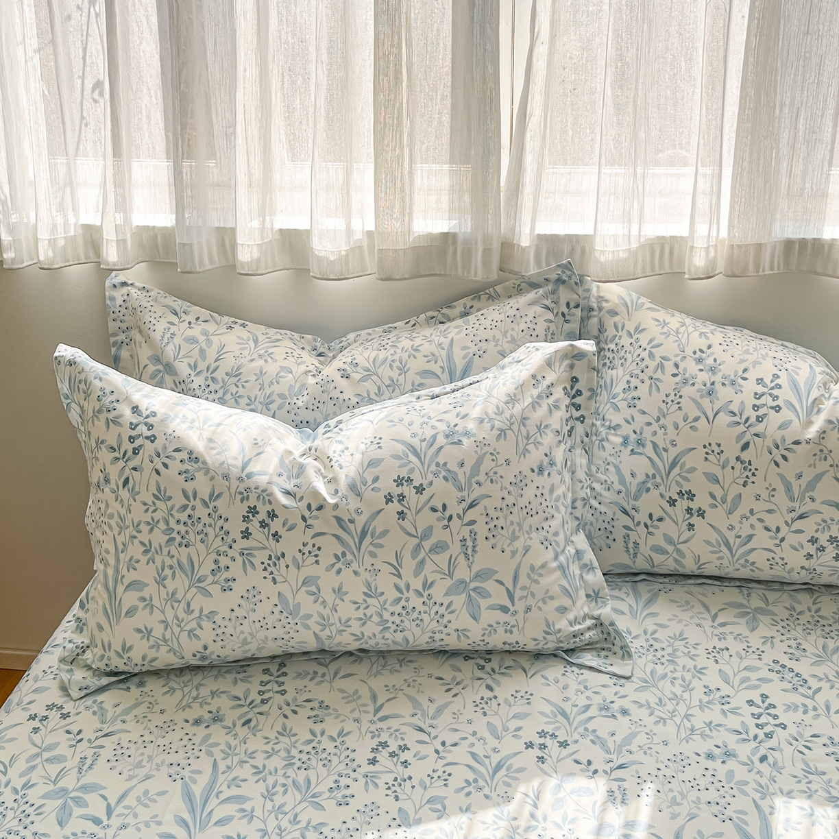 91家纺网 家纺一手货源 找家纺 女子家纺 2026新款全棉纯棉印花单品系列花卉款四件套 蓝沫