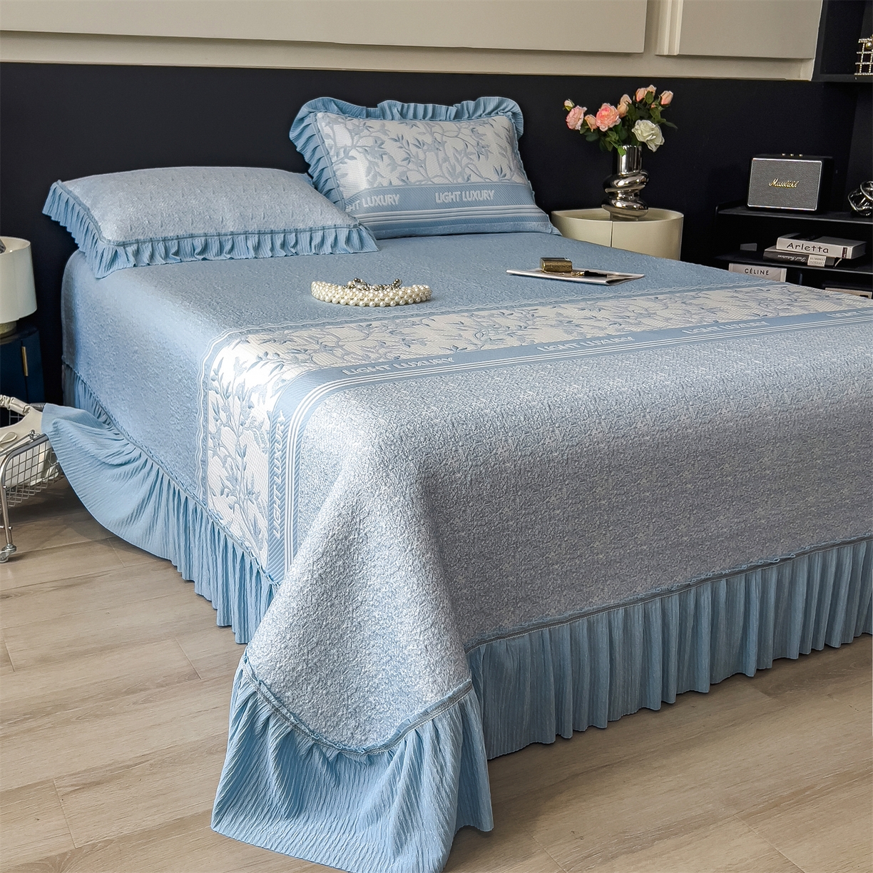 91家纺网 家纺一手货源 找家纺 （总）慕木家纺 2026新款A类三明治复合乙纶提花冰豆豆花边床盖款床裙欧洛菲系列（提供买家秀）