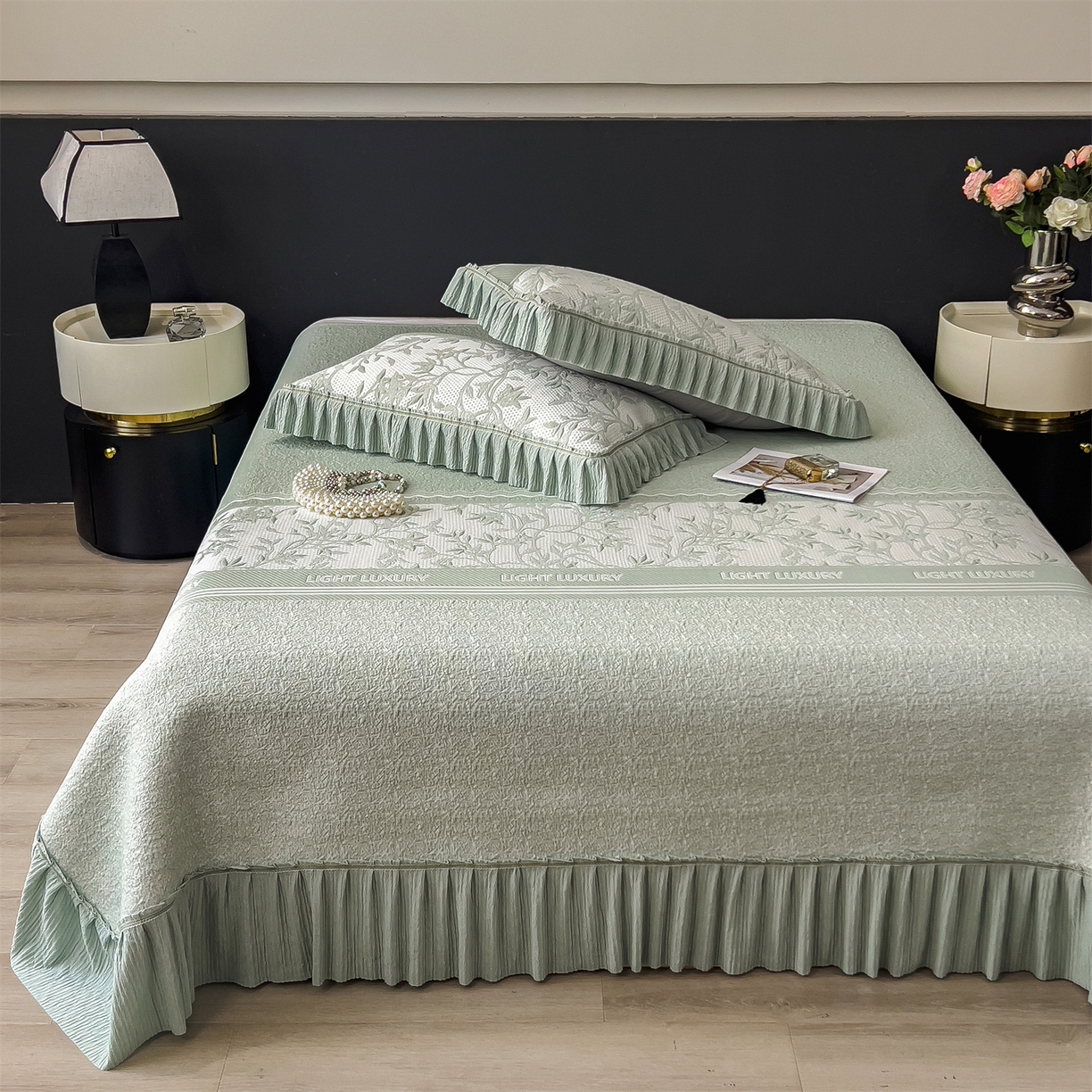 91家纺网 家纺一手货源 找家纺 慕木家纺 2026新款A类三明治复合乙纶提花冰豆豆花边床盖款床裙欧洛菲系列（提供买家秀） 欧洛菲-绿