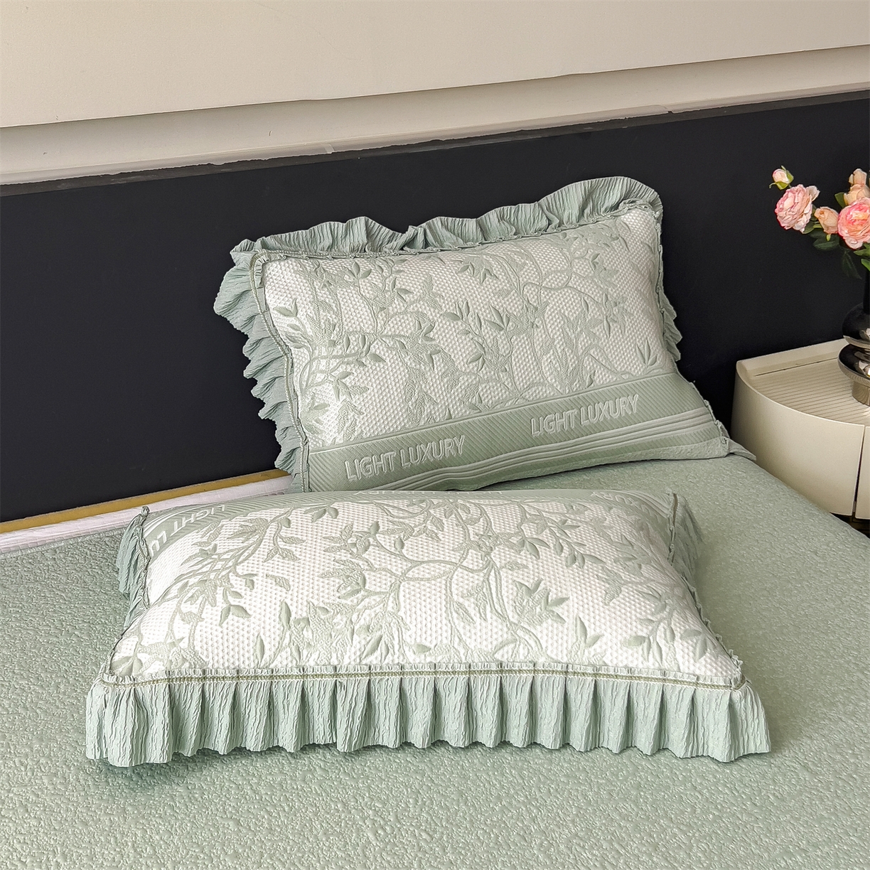 91家纺网 家纺一手货源 找家纺 慕木家纺 2026新款A类三明治复合乙纶提花冰豆豆花边床盖款床裙欧洛菲系列（提供买家秀） 欧洛菲-绿