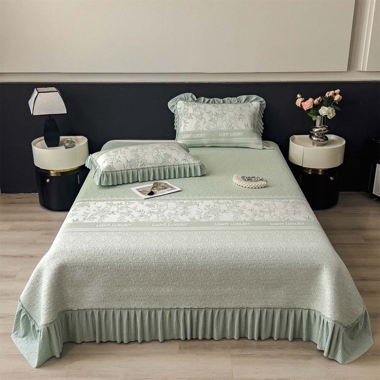 91家纺网 家纺一手货源 找家纺 慕木家纺 2026新款A类三明治复合乙纶提花冰豆豆花边床盖款床裙欧洛菲系列（提供买家秀） 欧洛菲-绿