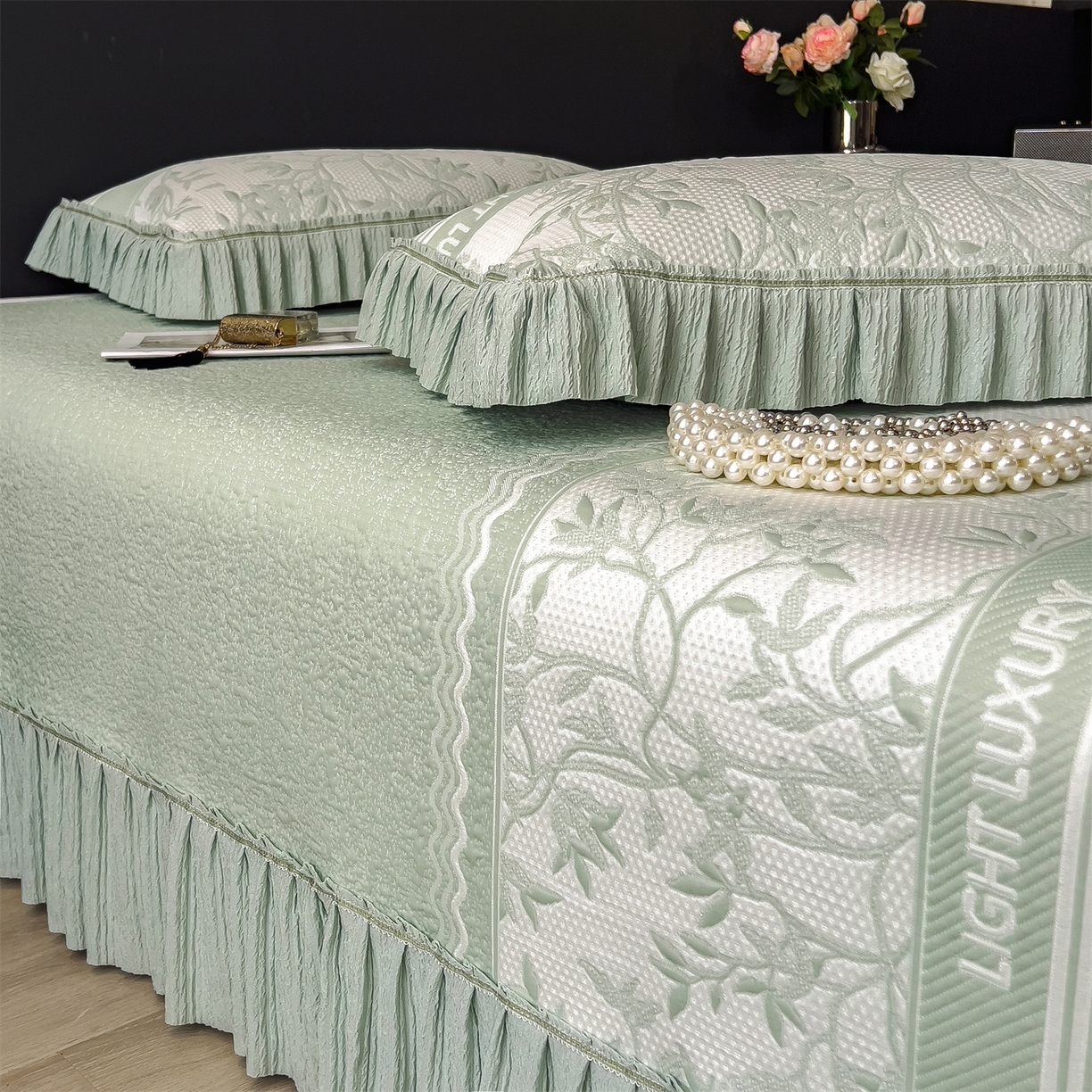 91家纺网 家纺一手货源 找家纺 慕木家纺 2026新款A类三明治复合乙纶提花冰豆豆花边床盖款床裙欧洛菲系列（提供买家秀） 欧洛菲-绿