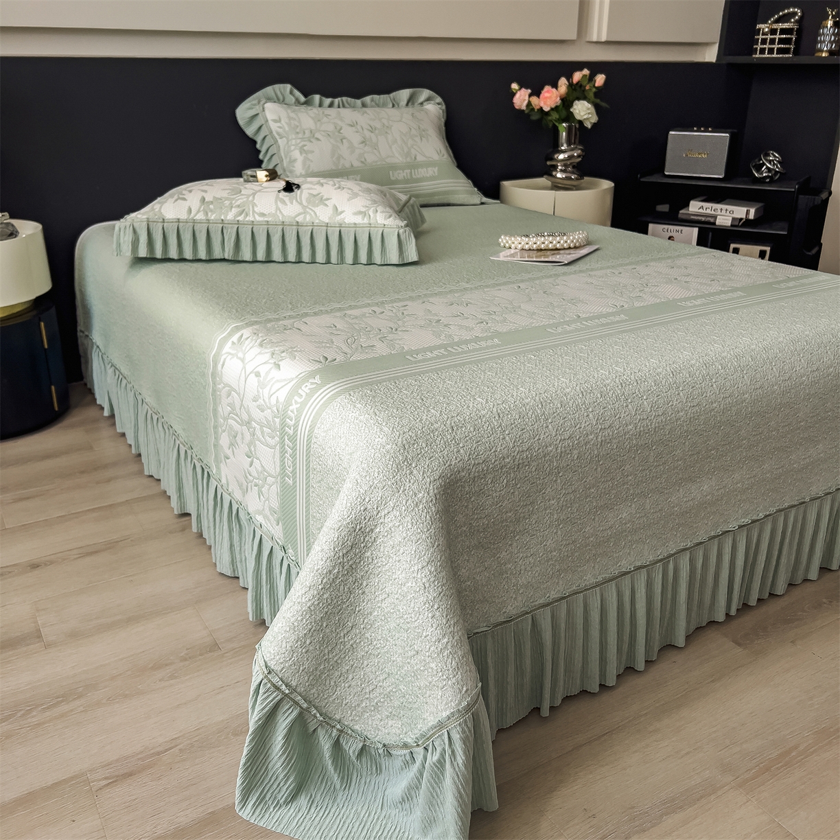 91家纺网 家纺一手货源 找家纺 慕木家纺 2026新款A类三明治复合乙纶提花冰豆豆花边床盖款床裙欧洛菲系列（提供买家秀） 欧洛菲-绿