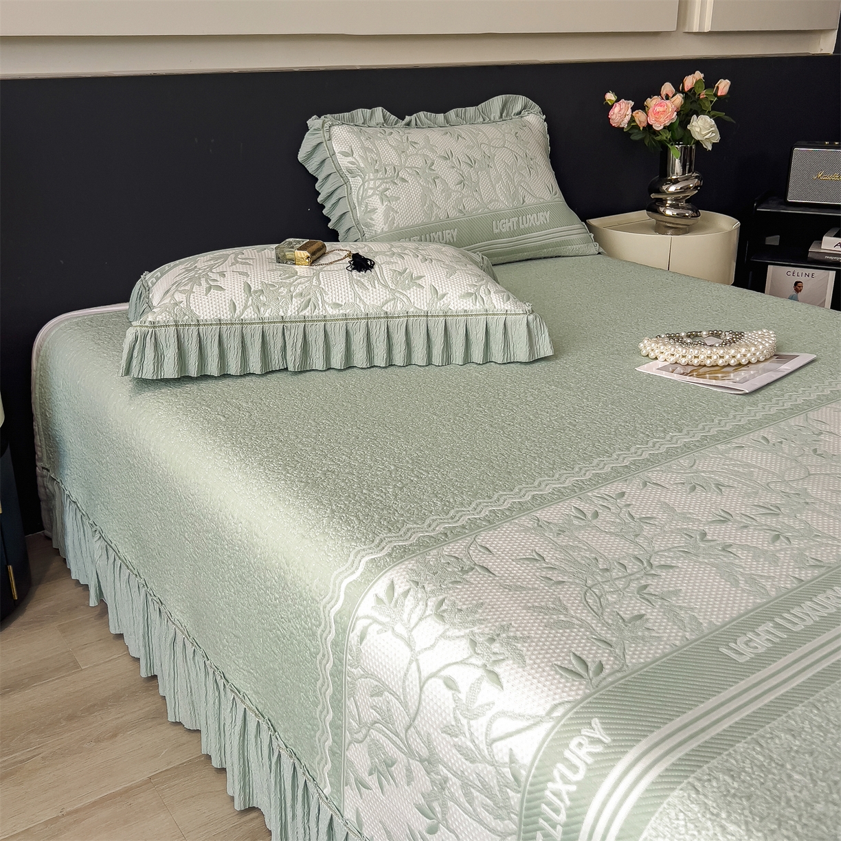 91家纺网 家纺一手货源 找家纺 慕木家纺 2026新款A类三明治复合乙纶提花冰豆豆花边床盖款床裙欧洛菲系列（提供买家秀） 欧洛菲-绿