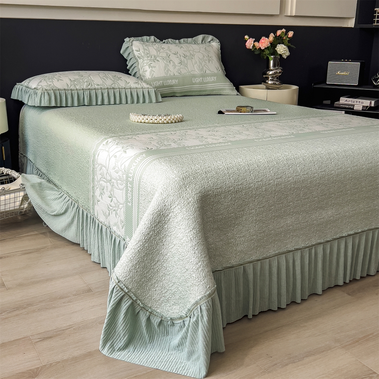 91家纺网 家纺一手货源 找家纺 慕木家纺 2026新款A类三明治复合乙纶提花冰豆豆花边床盖款床裙欧洛菲系列（提供买家秀） 欧洛菲-绿