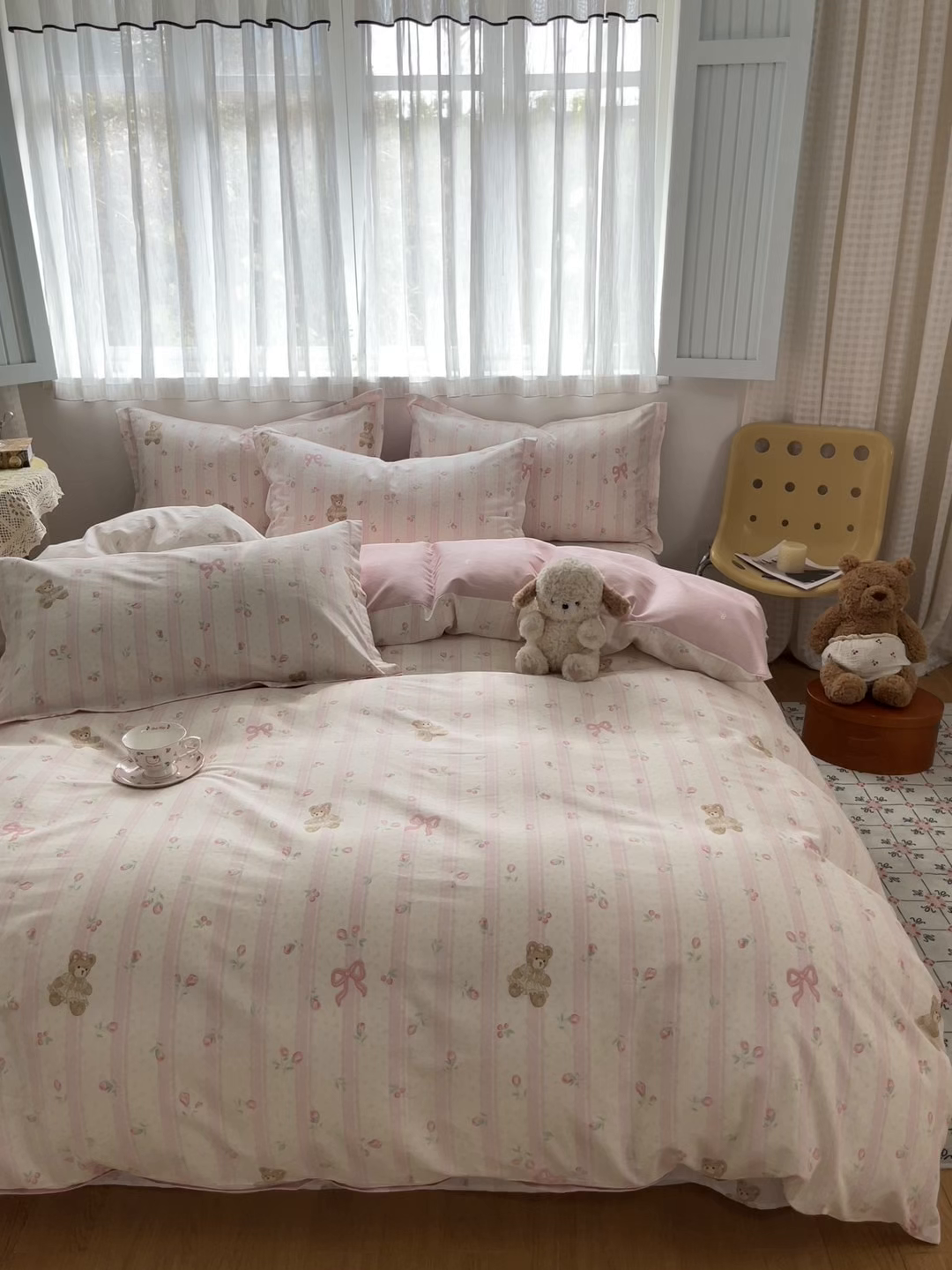 91家纺网 家纺一手货源 找家纺 女子家纺 2026新款全棉纯棉印花单品系列花卉款四件套 温柔花朵熊