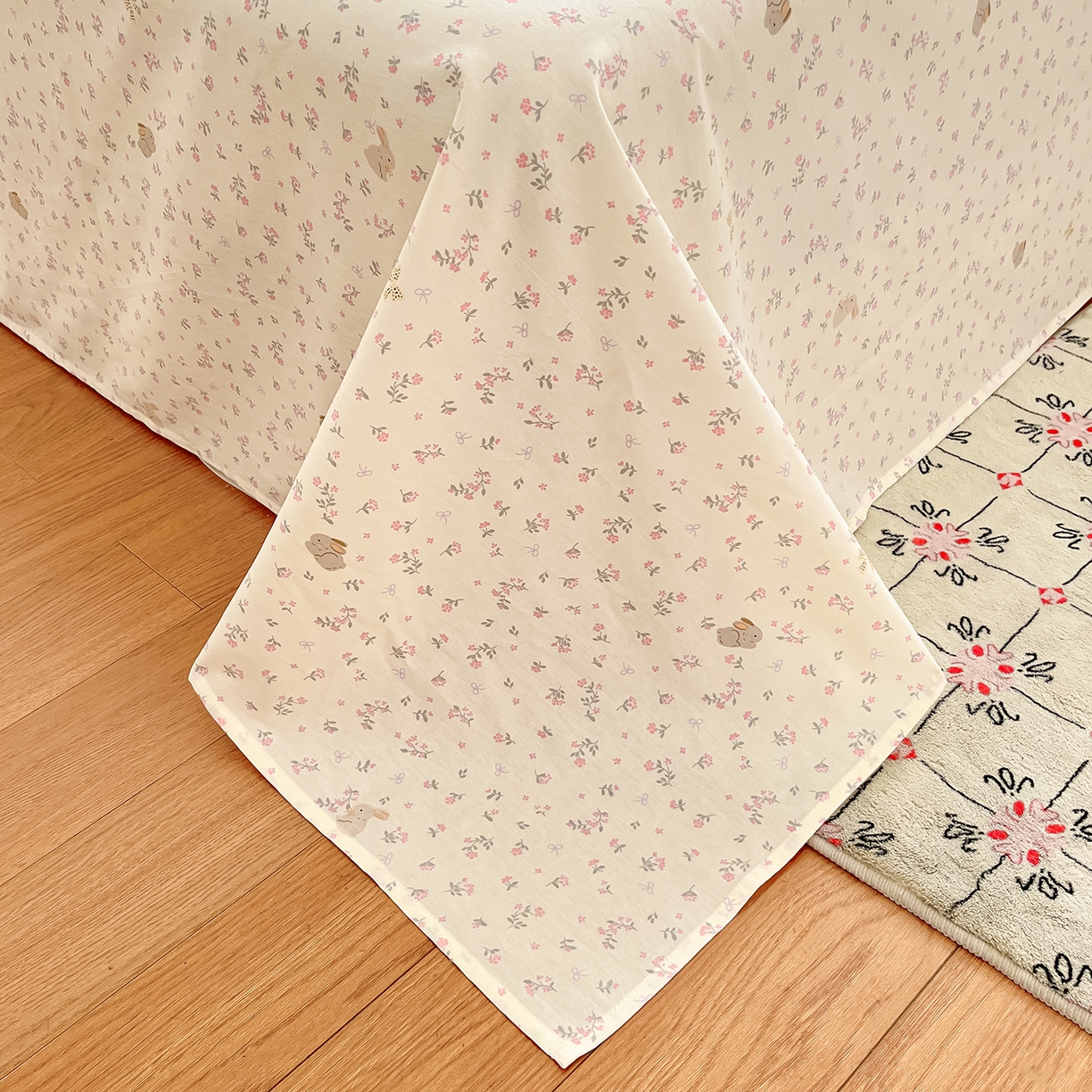 91家纺网 家纺一手货源 找家纺 女子家纺 2026新款全棉纯棉印花单品系列花卉款四件套 微花耳耳粉