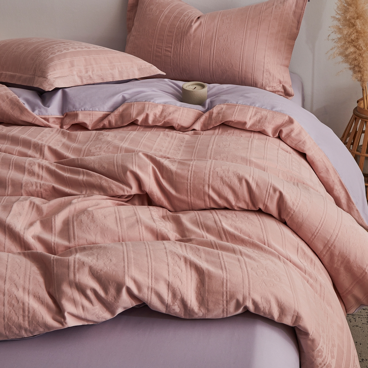 91家纺网 家纺一手货源 找家纺 顾家家居 2026新款AB面全棉厚织提花四件套 朝华-桃夭