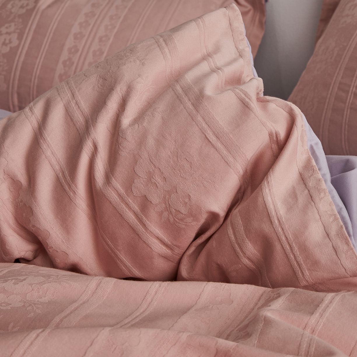 91家纺网 家纺一手货源 找家纺 顾家家居 2026新款AB面全棉厚织提花四件套 朝华-桃夭