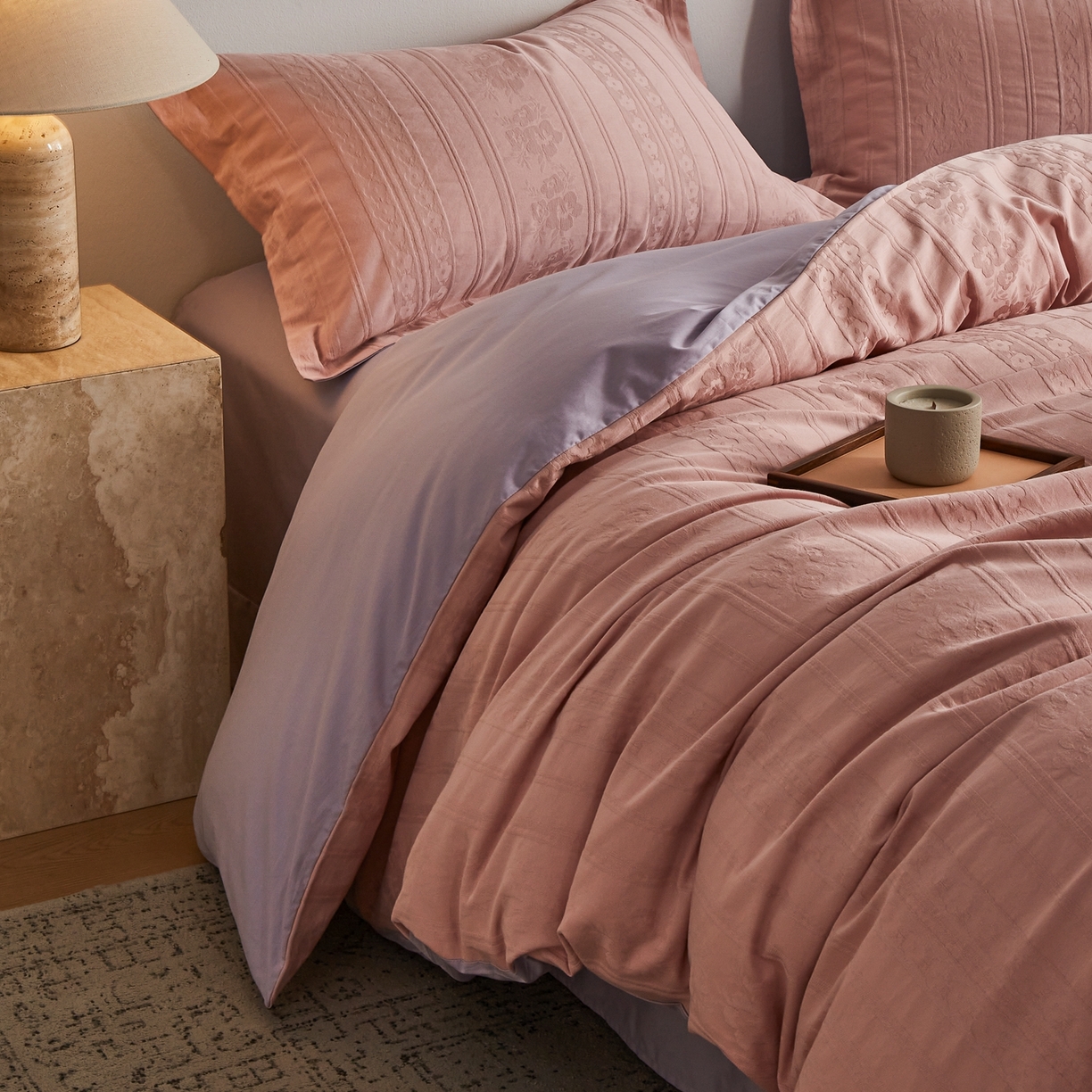 91家纺网 家纺一手货源 找家纺 顾家家居 2026新款AB面全棉厚织提花四件套 朝华-桃夭