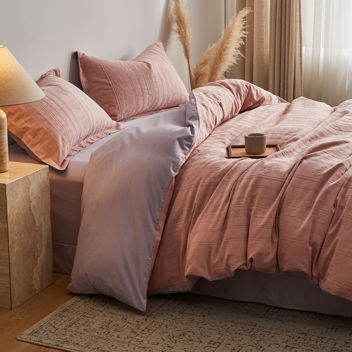 91家纺网 家纺一手货源 找家纺 顾家家居 2026新款AB面全棉厚织提花四件套 朝华-桃夭