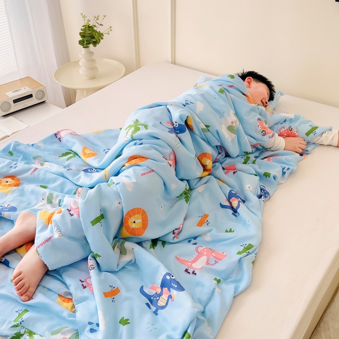 91家纺网 家纺一手货源 找家纺 萌朵防踢被 2025新款儿童竹纤维防踢夏被儿童夏被空调被睡袋防踢被 恐龙岛