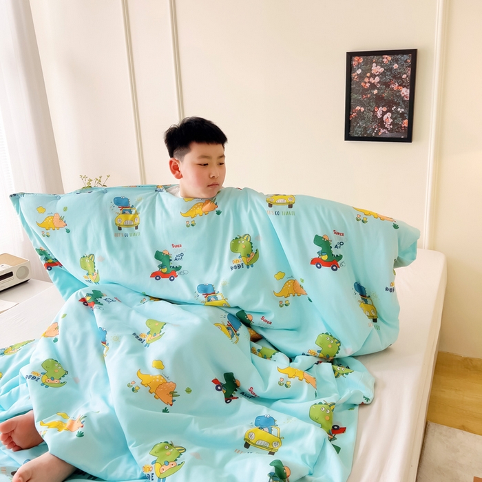 91家纺网 家纺一手货源 找家纺 萌朵防踢被 2025新款儿童竹纤维防踢夏被儿童夏被空调被睡袋防踢被 恐龙飞车