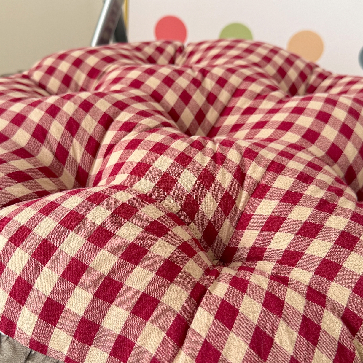 91家纺网 家纺一手货源 找家纺 座享家 2026新款全棉色织大花边蒲团 红格