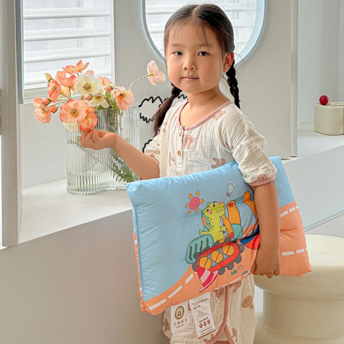 91家纺网 家纺一手货源 找家纺 暖羽屋羽绒馆 2026新款婴幼儿枕芯 学生枕头 小枕头30-50cm 小宝宝小朋友枕芯 恐龙挖掘机