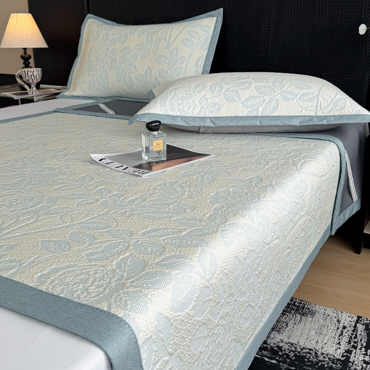 91家纺网 家纺一手货源 找家纺 倾慕家纺 2026新款立体提花冰豆豆凉席 花意浓蓝