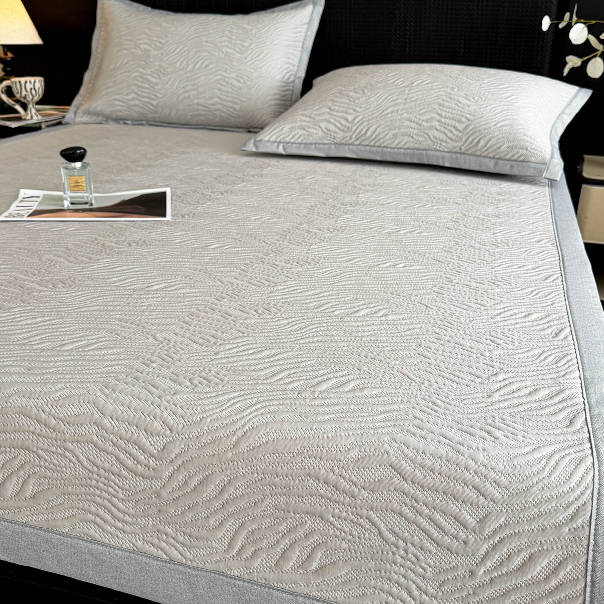 91家纺网 家纺一手货源 找家纺 倾慕家纺 2026新款立体提花冰豆豆凉席 山丘灰