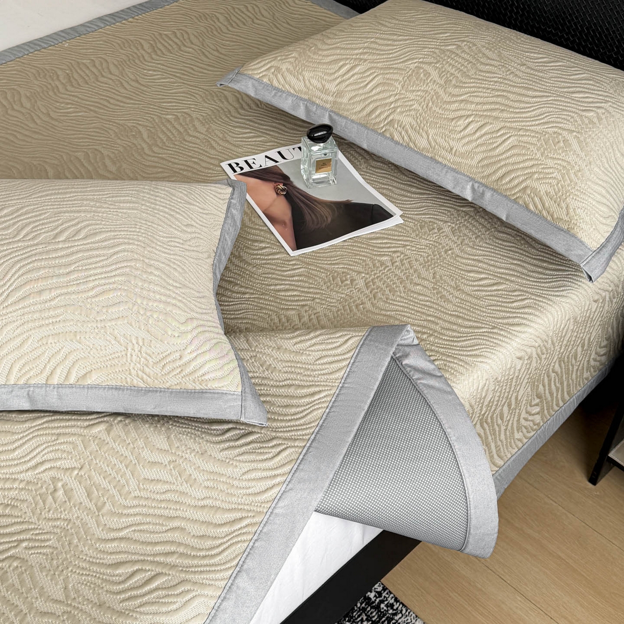 91家纺网 家纺一手货源 找家纺 倾慕家纺 2026新款立体提花冰豆豆凉席 山丘香槟